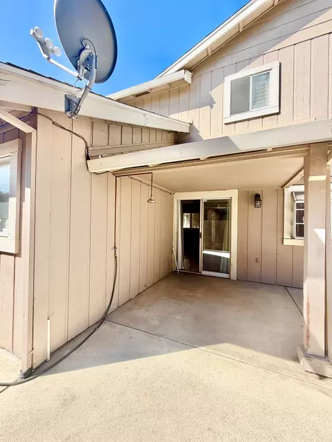 Exterior - 2609 Beatrice Ln, Modesto, CA 95355 photo 18 of 22
