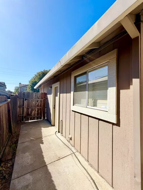 Exterior - 2609 Beatrice Ln, Modesto, CA 95355 photo 16 of 22