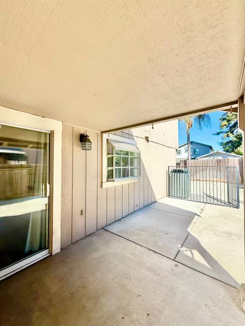 Exterior - 2609 Beatrice Ln, Modesto, CA 95355 photo 17 of 22