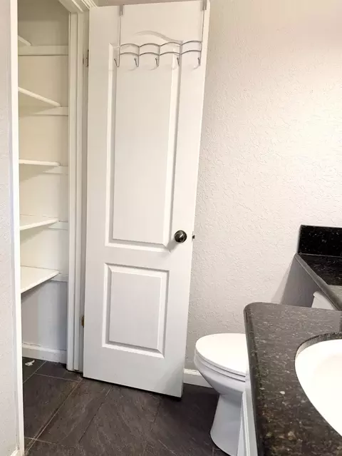 Bath - 2609 Beatrice Ln, Modesto, CA 95355 photo 1 of 6