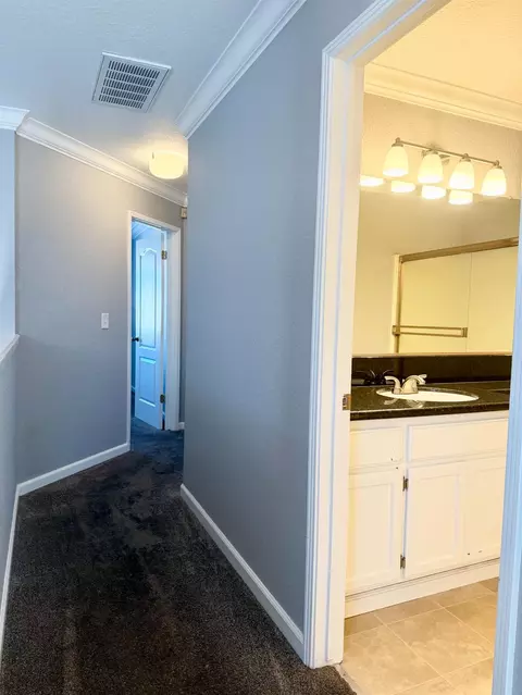 Entry Way - 2609 Beatrice Ln, Modesto, CA 95355 photo 5 of 8
