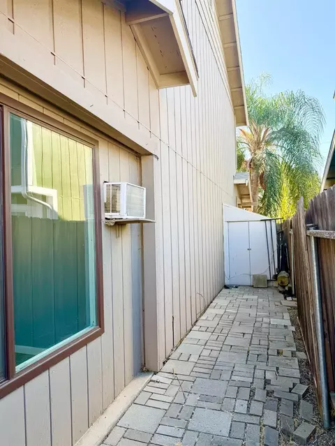 Exterior - 2609 Beatrice Ln, Modesto, CA 95355 photo 9 of 22