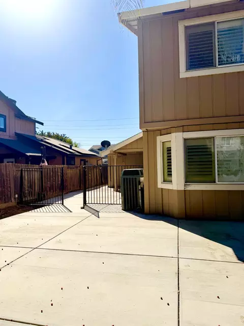 Exterior - 2609 Beatrice Ln, Modesto, CA 95355 photo 13 of 22