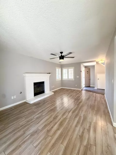 Living - 2609 Beatrice Ln, Modesto, CA 95355 photo 1 of 9