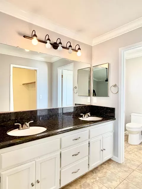Bath - 2609 Beatrice Ln, Modesto, CA 95355 photo 6 of 6