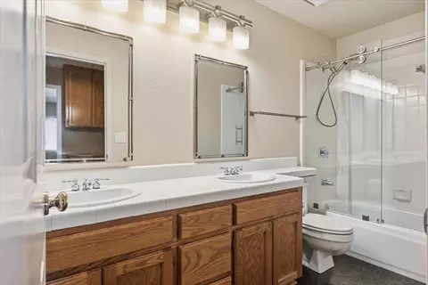 Bath - 761 Petrig St, Tracy, CA 95376 photo 6 of 10