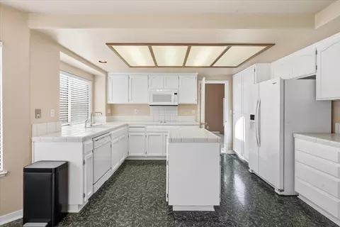 Kitchen - 761 Petrig St, Tracy, CA 95376 photo 3 of 3