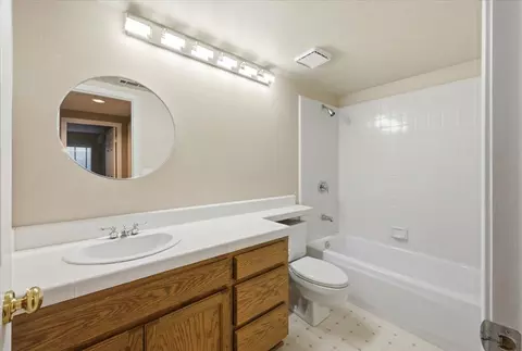 Bath - 761 Petrig St, Tracy, CA 95376 photo 8 of 10