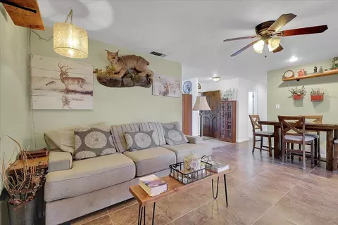 7001 Chandler Dr, Sacramento, CA 95828