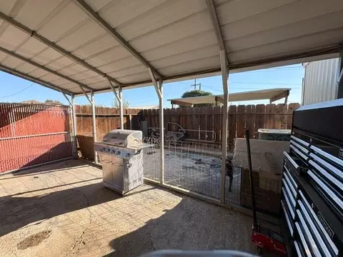 Exterior - 262 Madsion St, Coalinga, CA 93210 photo 3 of 8