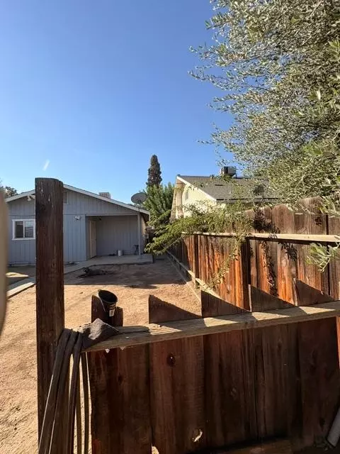 Exterior - 262 Madsion St, Coalinga, CA 93210 photo 4 of 8
