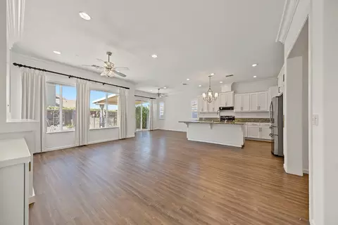 Living - 984 River Bend Dr, Lathrop, CA 95330 photo 2 of 4