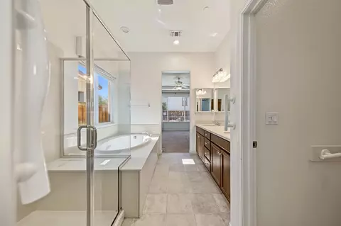 Entry Way - 984 River Bend Dr, Lathrop, CA 95330 photo 3 of 3