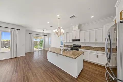 Kitchen - 984 River Bend Dr, Lathrop, CA 95330 photo 2 of 2