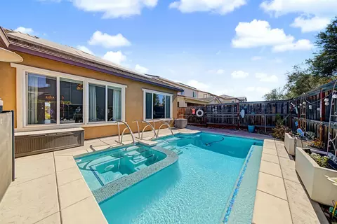 Exterior - 984 River Bend Dr, Lathrop, CA 95330 photo 5 of 5