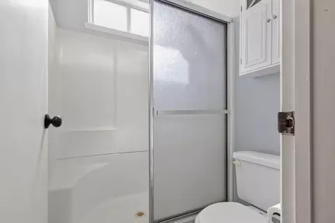 Bath - 3546 Trinity Ct, Merced, CA 95340 photo 3 of 3