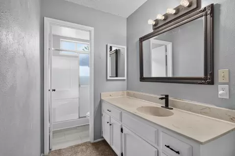 Bath - 3546 Trinity Ct, Merced, CA 95340 photo 2 of 3