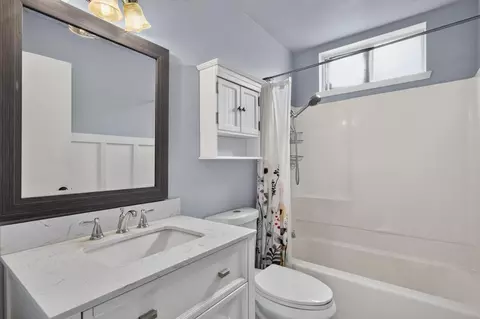 Bath - 3546 Trinity Ct, Merced, CA 95340 photo 1 of 3