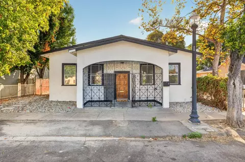 2354 Oakmont St, Sacramento, CA 95815
