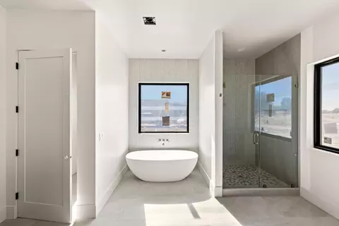 Bath - 3920 Bankhead Rd, Loomis, CA 95650 photo 5 of 8