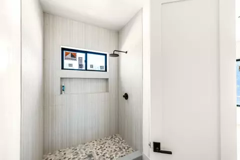 Bath - 3920 Bankhead Rd, Loomis, CA 95650 photo 2 of 8