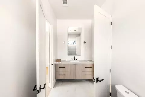 Bath - 3920 Bankhead Rd, Loomis, CA 95650 photo 3 of 8