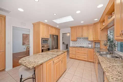 Kitchen - 4700 Marlborough Way, Carmichael, CA 95608 photo 2 of 4