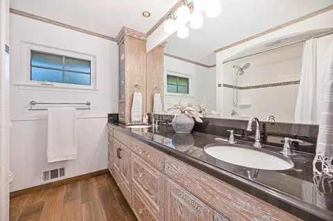 Bath - 4700 Marlborough Way, Carmichael, CA 95608 photo 1 of 6