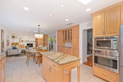 Kitchen - 4700 Marlborough Way, Carmichael, CA 95608 photo 3 of 4