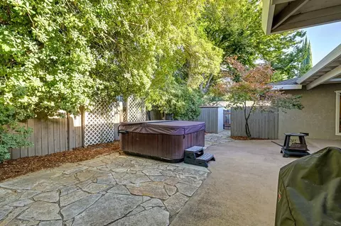 Exterior - 4700 Marlborough Way, Carmichael, CA 95608 photo 14 of 15