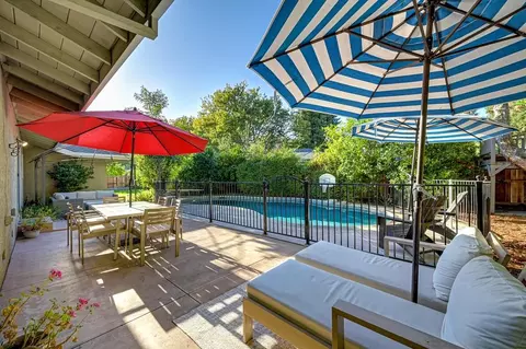 Exterior - 4700 Marlborough Way, Carmichael, CA 95608 photo 6 of 15