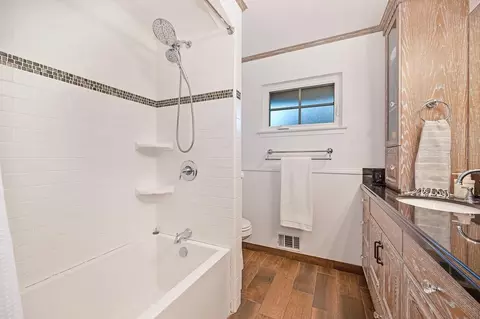 Bath - 4700 Marlborough Way, Carmichael, CA 95608 photo 2 of 6