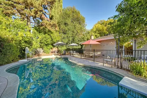 Exterior - 4700 Marlborough Way, Carmichael, CA 95608 photo 7 of 15