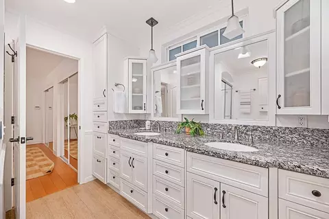 Bath - 4700 Marlborough Way, Carmichael, CA 95608 photo 4 of 6