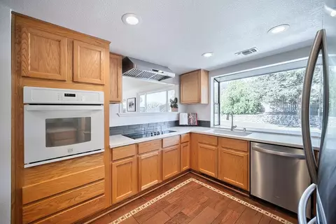 Kitchen - 3145 Argonaut Ave, Rocklin, CA 95677 photo 5 of 7