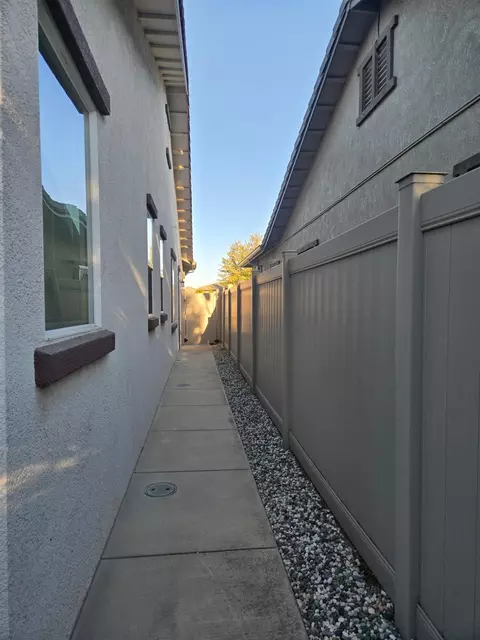 Entry Way - 2489 Pepper Tree Ln, Manteca, CA 95336 photo 1 of 1