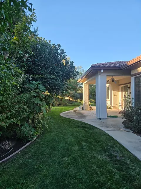 Exterior - 2489 Pepper Tree Ln, Manteca, CA 95336 photo 3 of 10