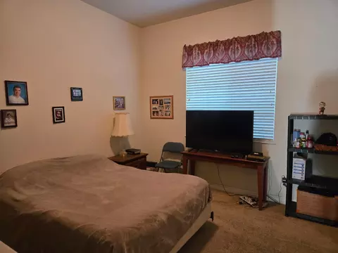 Bedroom - 2489 Pepper Tree Ln, Manteca, CA 95336 photo 2 of 2