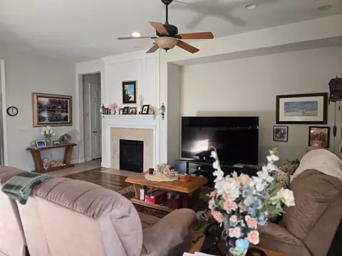 Living - 2489 Pepper Tree Ln, Manteca, CA 95336 photo 2 of 3
