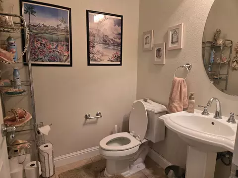 Bath - 2489 Pepper Tree Ln, Manteca, CA 95336 photo 1 of 5