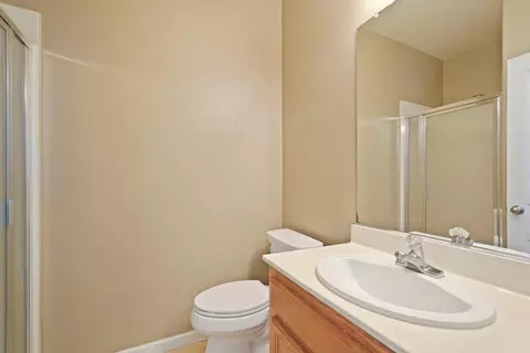 Bath - 4100 Eastern Ave, Modesto, CA 95356 photo 3 of 5