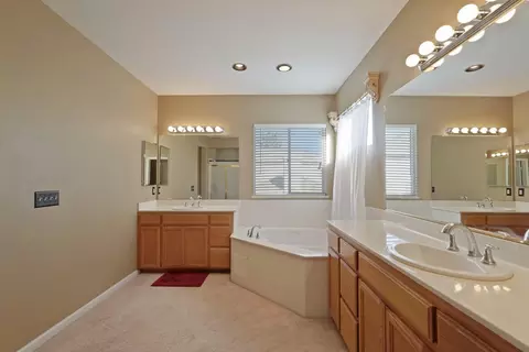 Bath - 4100 Eastern Ave, Modesto, CA 95356 photo 1 of 5