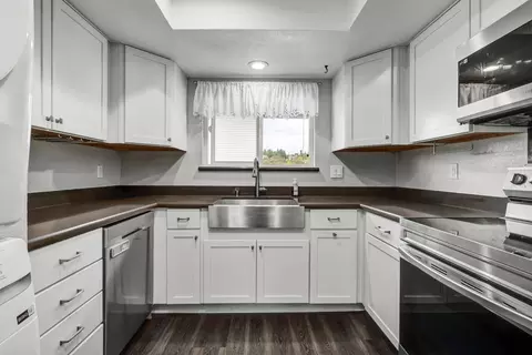 Kitchen - 3035 Estepa Dr #5D, Cameron Park, CA 95682 photo 2 of 4