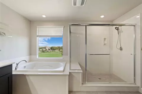 Bath - 2012 Van Ruiten Dr, Lodi, CA 95242 photo 4 of 5