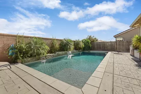 Exterior - 2012 Van Ruiten Dr, Lodi, CA 95242 photo 2 of 7