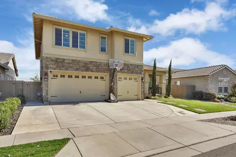 Exterior - 2012 Van Ruiten Dr, Lodi, CA 95242 photo 6 of 7