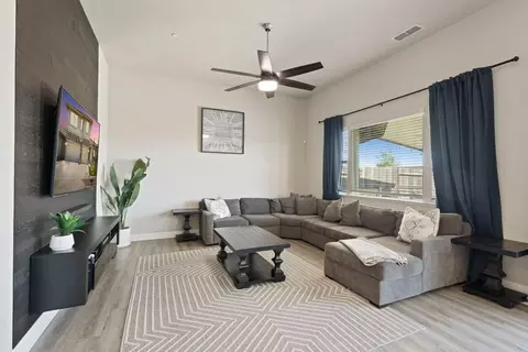 Living - 2012 Van Ruiten Dr, Lodi, CA 95242 photo 2 of 3