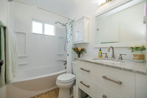 Bath - 3101 Burtano Ct, Modesto, CA 95355 photo 3 of 4