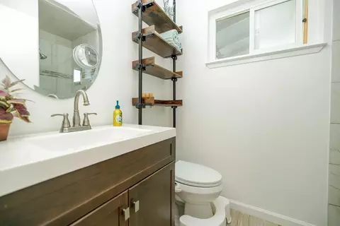 Bath - 3101 Burtano Ct, Modesto, CA 95355 photo 1 of 4