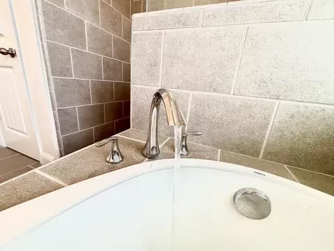 Bath - 151 Royce Ln, Merced, CA 95348 photo 7 of 13
